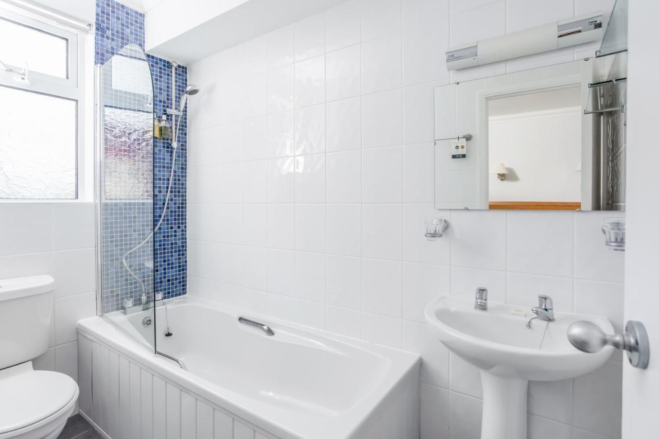 The Kilbirnie Hotel Ньюки Номер фото