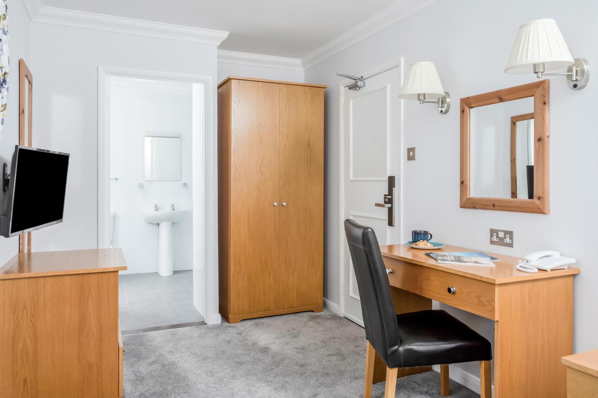 The Kilbirnie Hotel Ньюки Экстерьер фото